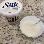 ヨーグルトをアーモンドヨーグルトに変えたらニキビがなくなった